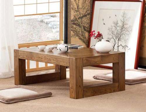 日式风格的桌子体现了日本文化中的自然和平静