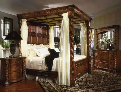 古罗马的-triclinium是一种类似床用于用餐和休息的家具