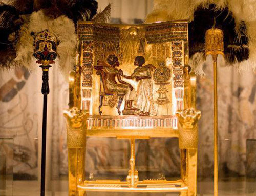 图坦卡蒙陵墓中的黄金椅是一件备受瞩目的珍贵文物